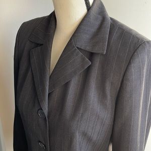 Kasper Charcoal Gray Pinstripe 3 Button Tailored Fit Blazer  Size 6P